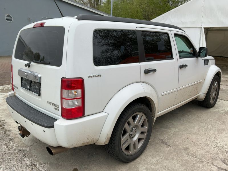 Dodge Nitro 4.0 V6 R/T 2011 – снимка 8
