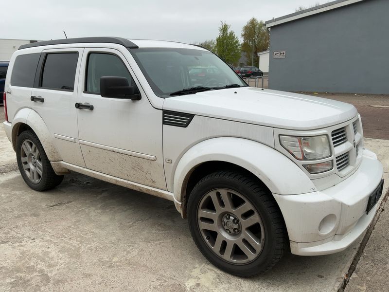 Dodge Nitro 4.0 V6 R/T 2011 – снимка 12