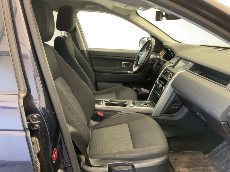 Land Rover Discovery Sport 2.0 Td4 SE AWD 2019 – снимка 16