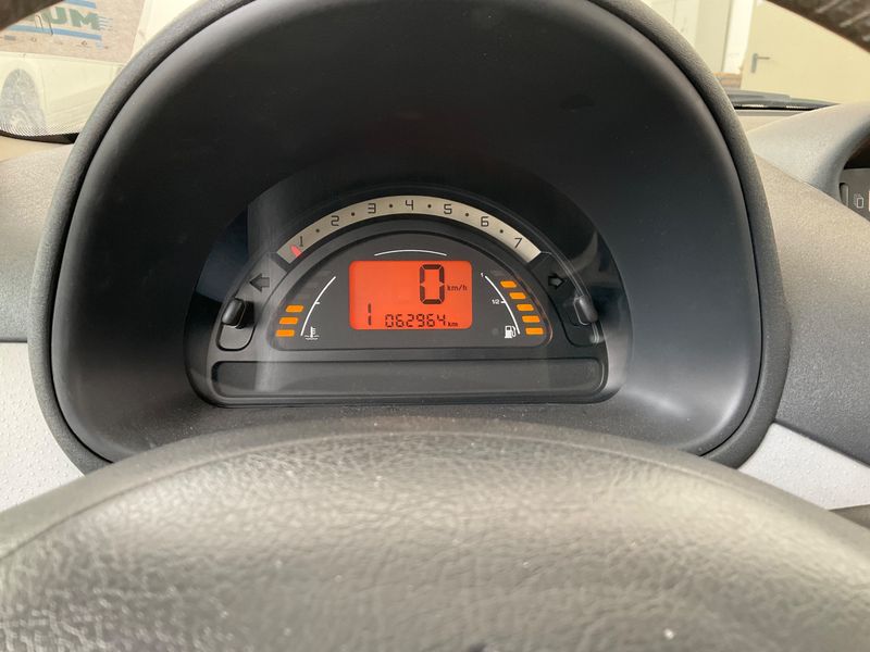 Citroen C3 1.4 SensoDrive Exclusive 2004 – снимка 4