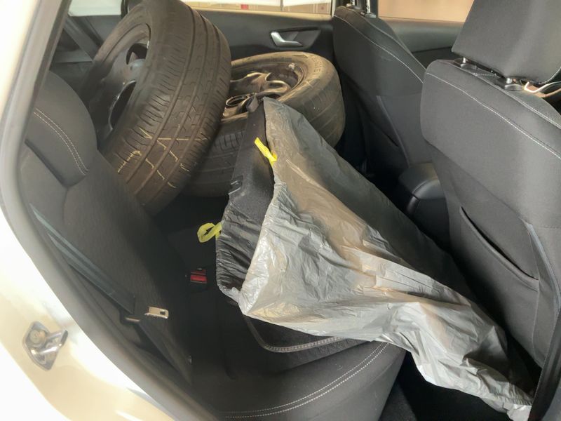 Ford Fiesta 1.0 EcoBoost Mild-Hybrid Titanium 2023 – снимка 20