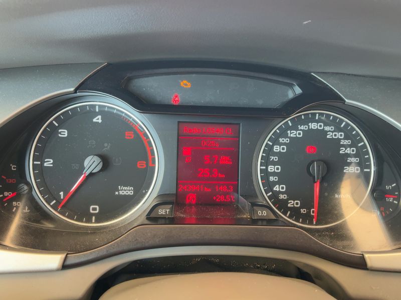 Audi A4 2.0 TDI 2009 – снимка 18