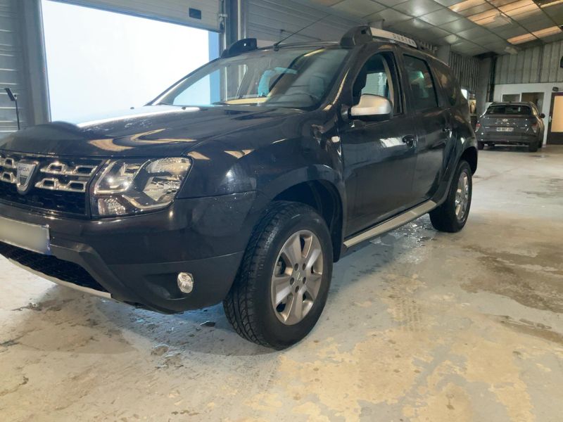 Dacia Duster 1.2 TCe Laureate 4x2 2016 – снимка 2