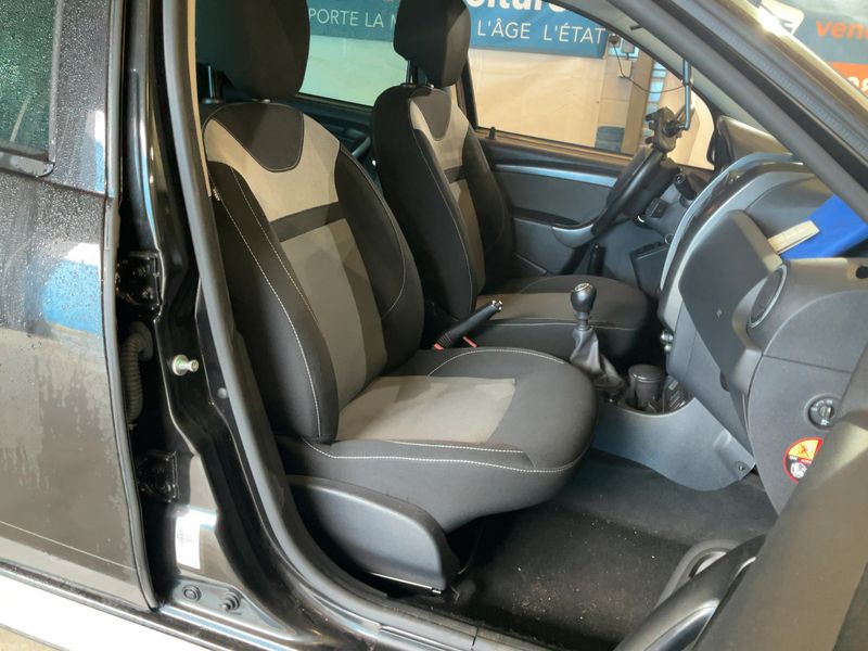 Dacia Duster 1.2 TCe Laureate 4x2 2016 – снимка 16