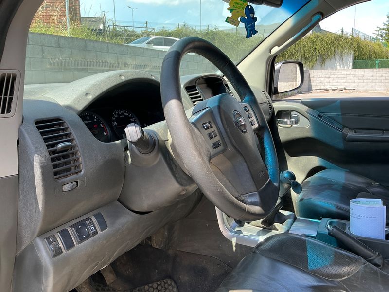 Nissan Navara Pick-up 2.5 dCi Double Cab LE 4x4 2011 – снимка 37