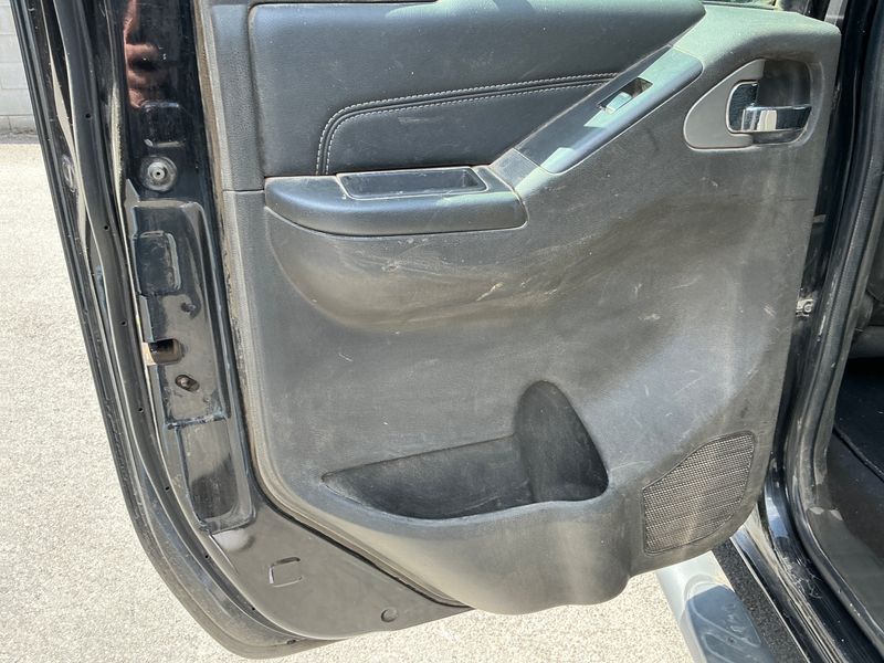 Nissan Navara Pick-up 2.5 dCi Double Cab LE 4x4 2011 – снимка 40