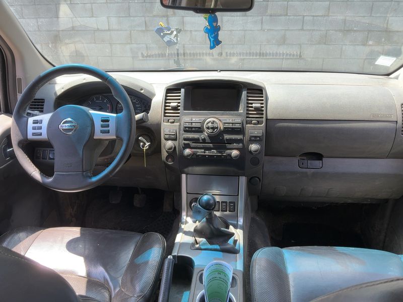 Nissan Navara Pick-up 2.5 dCi Double Cab LE 4x4 2011 – снимка 17