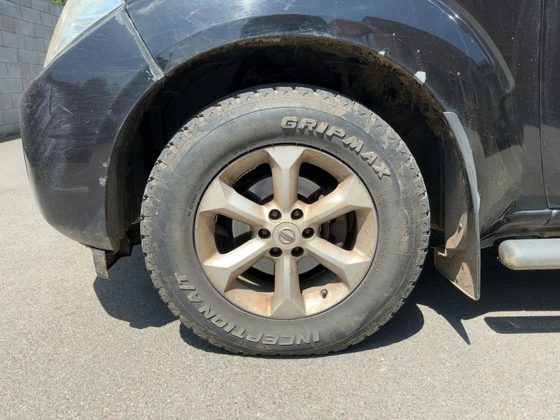 Nissan Navara Pick-up 2.5 dCi Double Cab LE 4x4 2011 – снимка 3