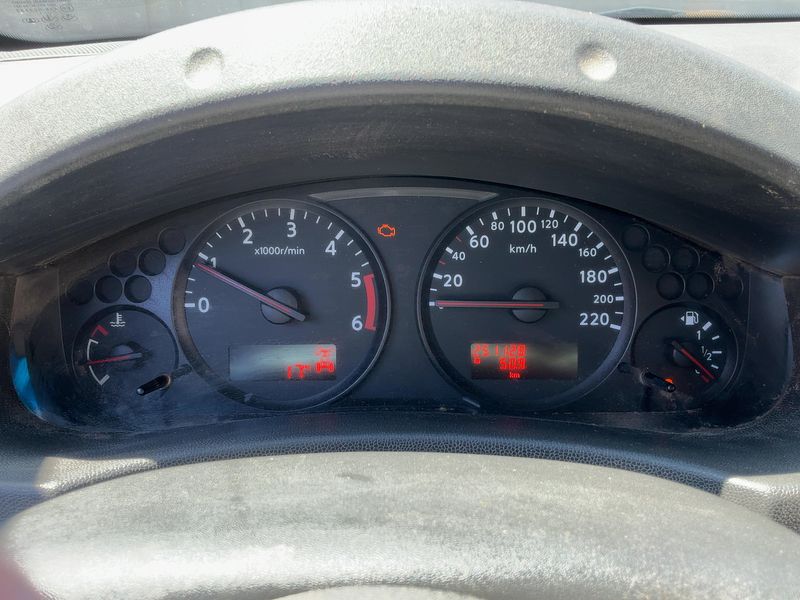 Nissan Navara Pick-up 2.5 dCi Double Cab LE 4x4 2011 – снимка 18