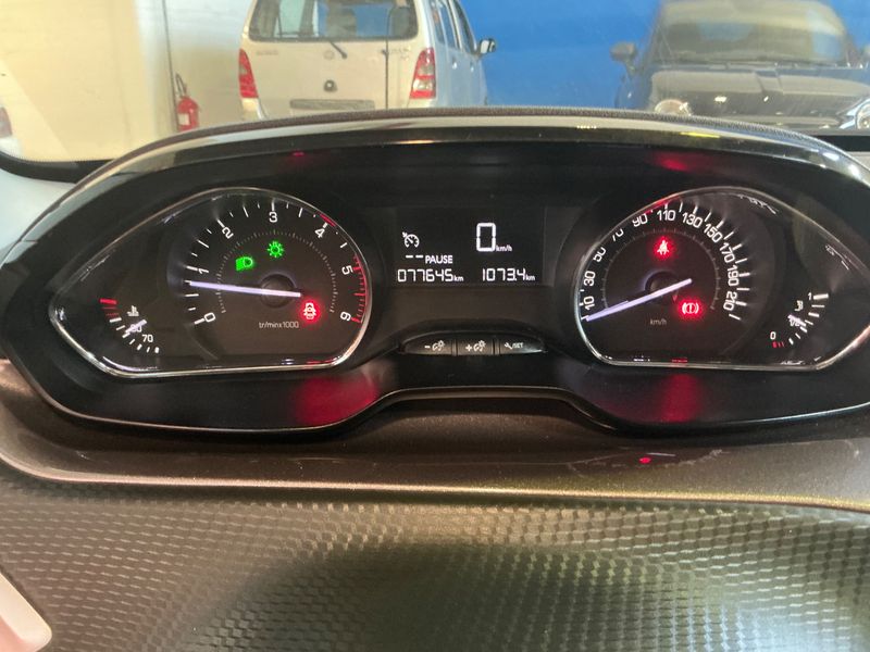 Peugeot 2008 1.6 e-HDi Active 2013 – снимка 18