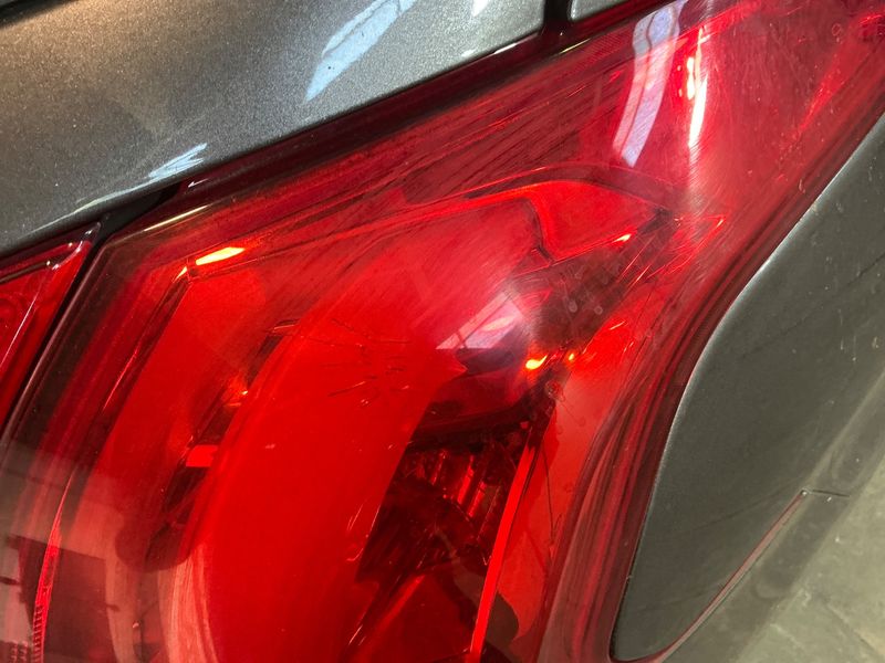 Peugeot 2008 1.6 e-HDi Active 2013 – снимка 28