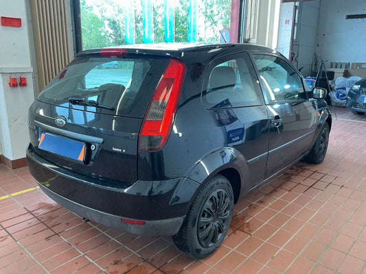 Ford Fiesta 1.3 Viva 2004 – снимка 2