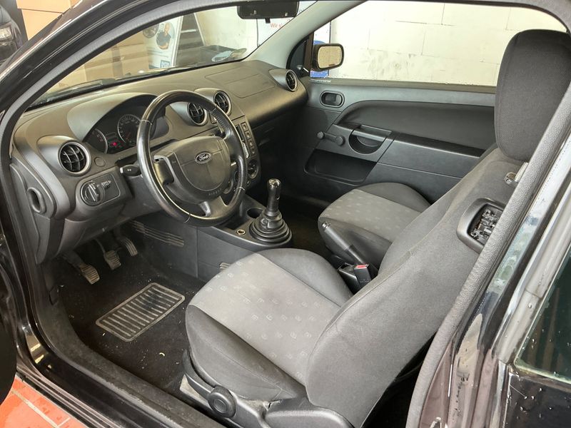 Ford Fiesta 1.3 Viva 2004 – снимка 3