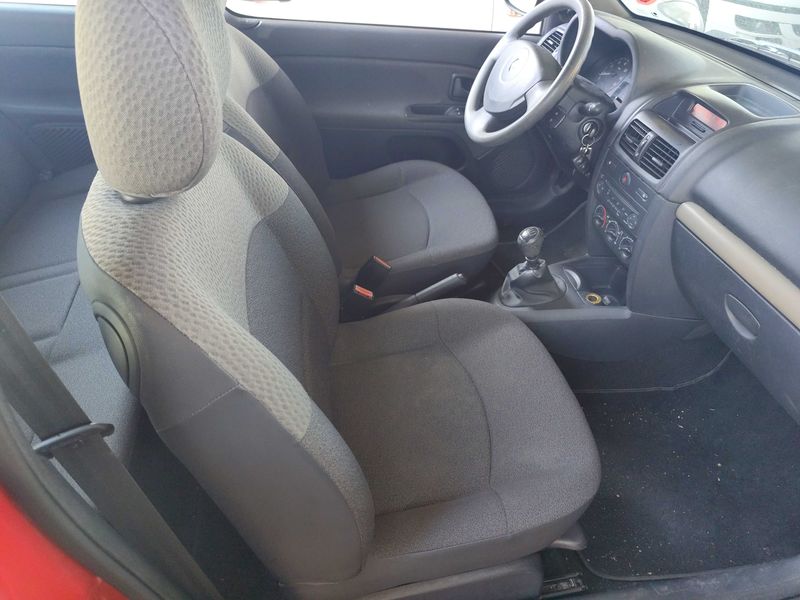 Renault Clio 1.2 Authentique 2004 – снимка 10