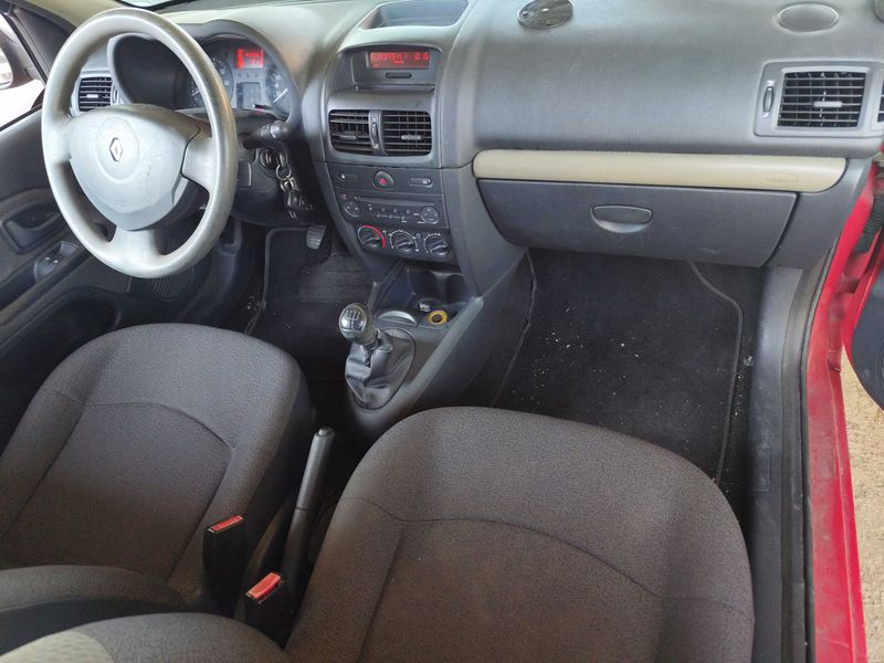 Renault Clio 1.2 Authentique 2004 – снимка 11