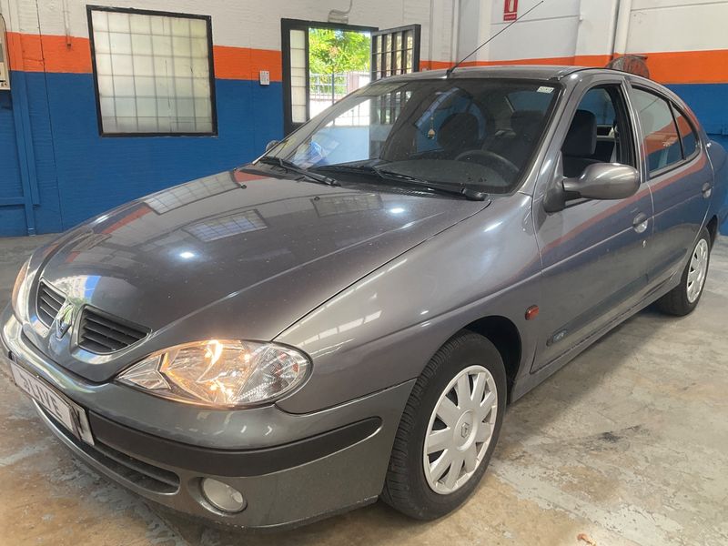 Renault Megane 1.4 Century 2003 – снимка 1
