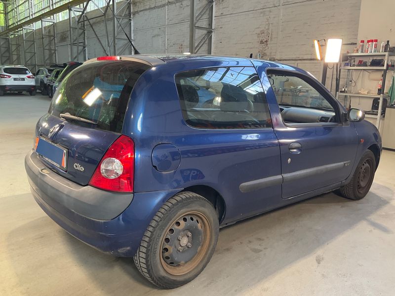 Renault Clio 1.2 Expression 2001 – снимка 2