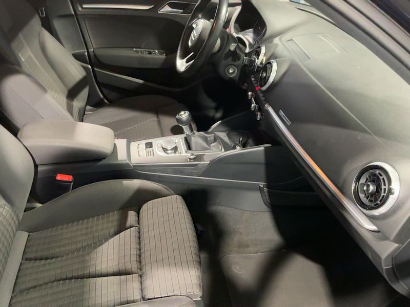 Audi A3 Sportback 1.6 TDI Sport 2018 – снимка 16