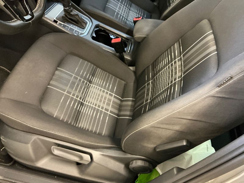 Volkswagen Golf VII Sportsvan 1.4 TSI Lounge BlueMotion Tech 2015 – снимка 31