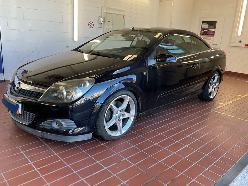 Opel Astra 2.0 Turbo Cosmo 2006 – снимка 1