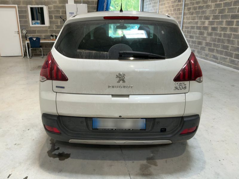 Peugeot 3008 1.6 Blue-HDi Féline 2016 – снимка 7