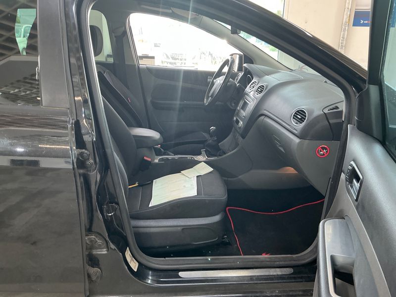 Ford Focus 1.6 Ti-VCT Titanium 2010 – снимка 3
