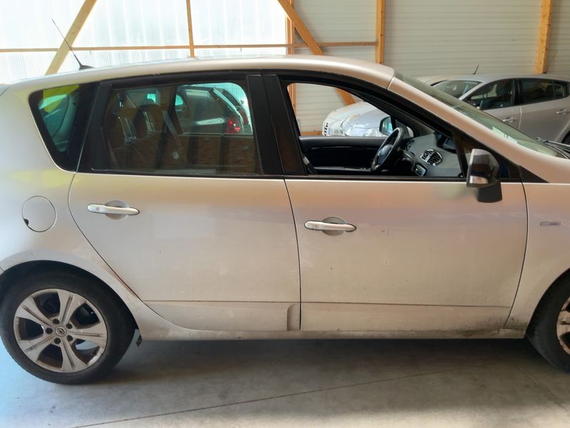 Renault Scenic 1.5 dCi BOSE Edition 2012 – снимка 10