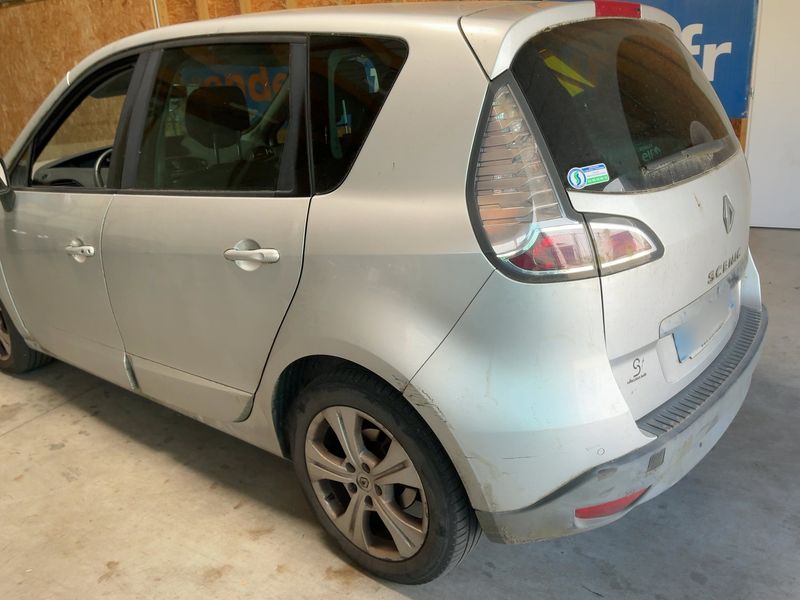 Renault Scenic 1.5 dCi BOSE Edition 2012 – снимка 6