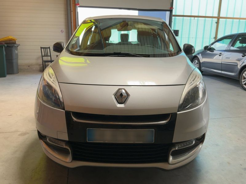 Renault Scenic 1.5 dCi BOSE Edition 2012 – снимка 14