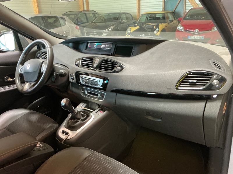 Renault Scenic 1.5 dCi BOSE Edition 2012 – снимка 28