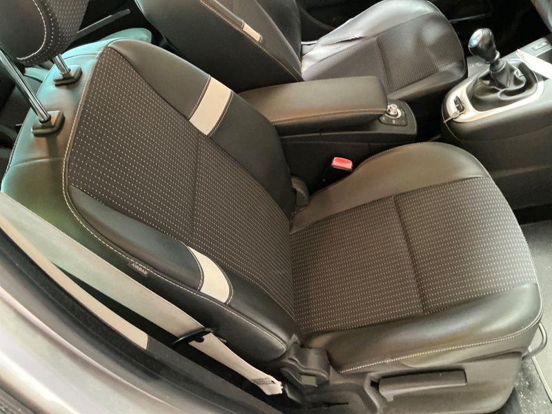 Renault Scenic 1.5 dCi BOSE Edition 2012 – снимка 27