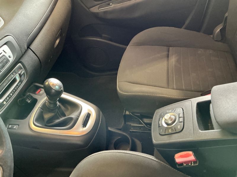 Renault Scenic 1.5 dCi Limited 2015 – снимка 28