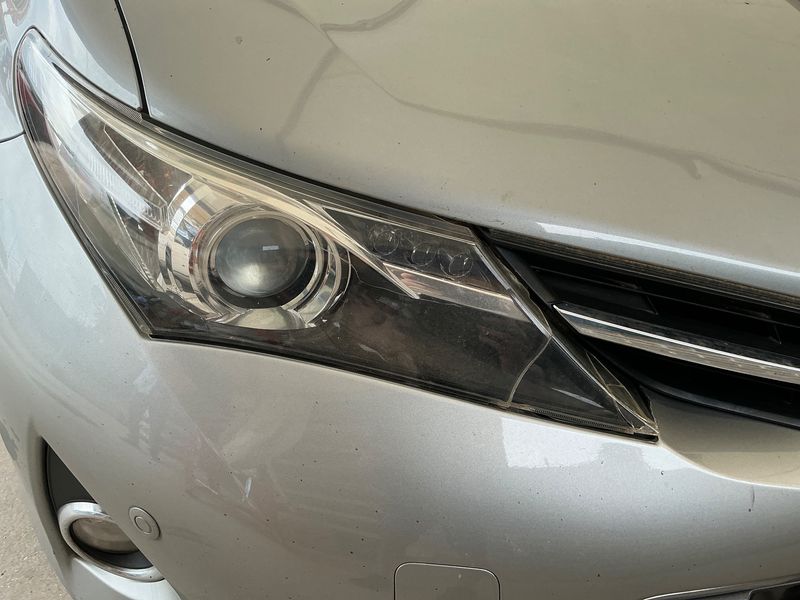 Toyota Auris 1.8 Hybrid Lounge 2013 – снимка 39