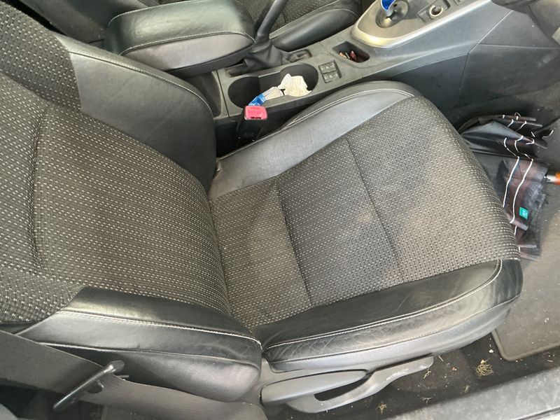 Toyota Auris 1.8 Hybrid Lounge 2013 – снимка 27