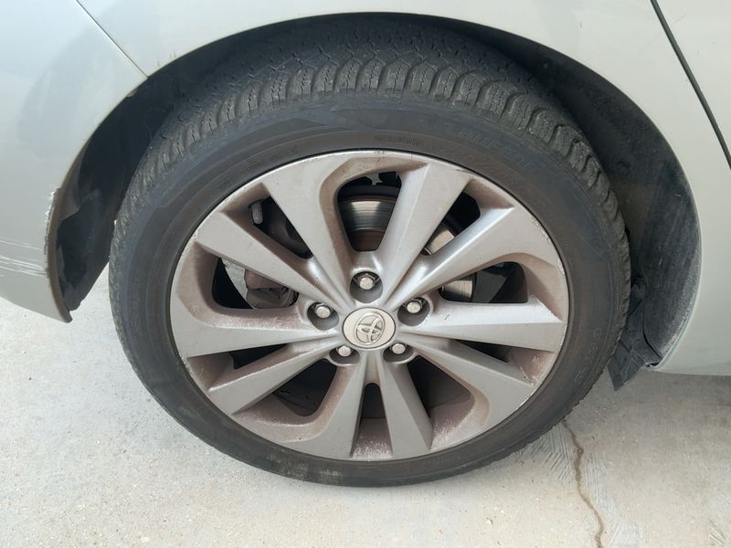 Toyota Auris 1.8 Hybrid Lounge 2013 – снимка 9