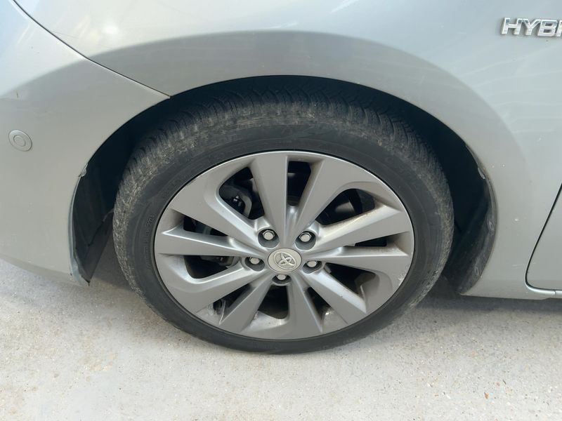 Toyota Auris 1.8 Hybrid Lounge 2013 – снимка 3