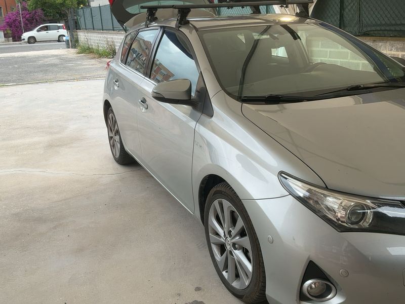 Toyota Auris 1.8 Hybrid Lounge 2013 – снимка 12