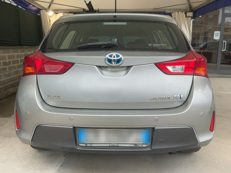 Toyota Auris 1.8 Hybrid Lounge 2013 – снимка 7