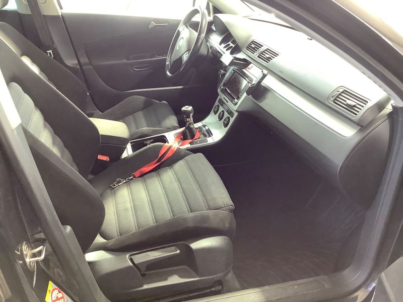Volkswagen Passat 2.0 TDI Sportline 2008 – снимка 11