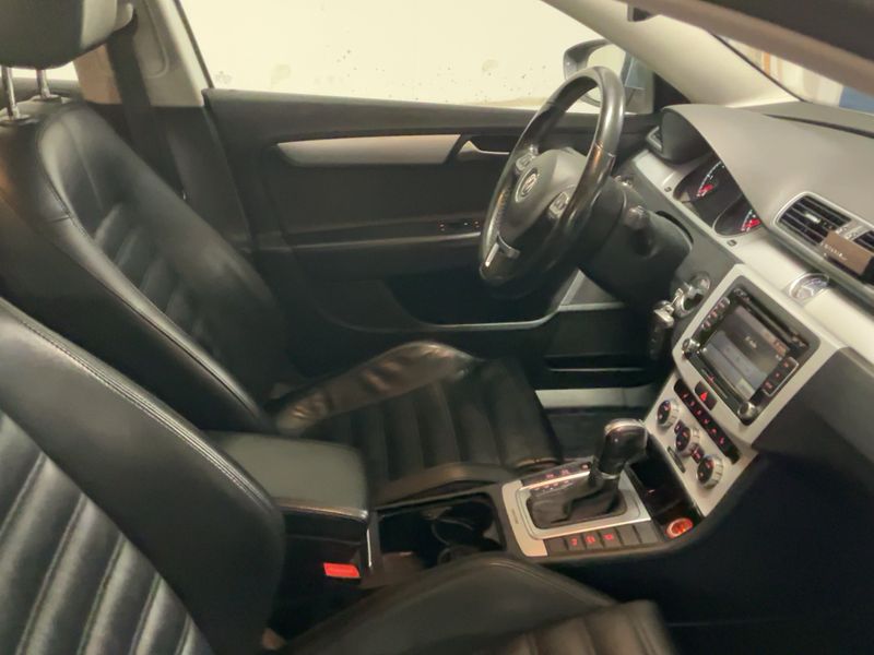 Volkswagen Passat 2.0 TDI 4Motion BlueMotion Tech 2014 – снимка 17