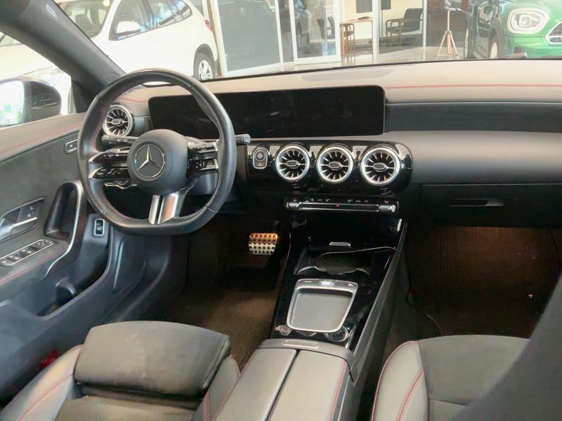Mercedes-Benz CLA-Klasse CLA 220 d Shooting Brake AMG Line 2024 – снимка 18