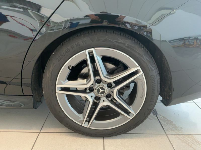 Mercedes-Benz CLA-Klasse CLA 220 d Shooting Brake AMG Line 2024 – снимка 5