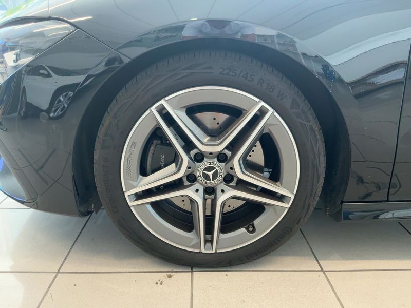 Mercedes-Benz CLA-Klasse CLA 220 d Shooting Brake AMG Line 2024 – снимка 3