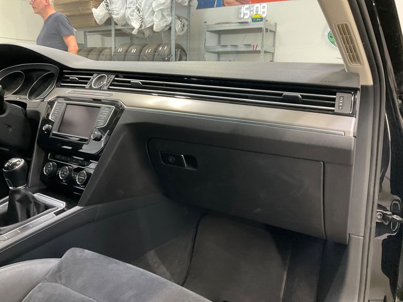 Volkswagen Passat 2.0 TDI Highline BlueMotion Tech 2015 – снимка 28