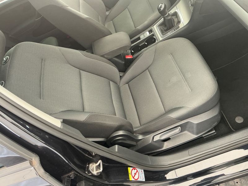 Volkswagen Golf VII 1.2 TSI Comfortline BlueMotion Tech 2014 – снимка 28