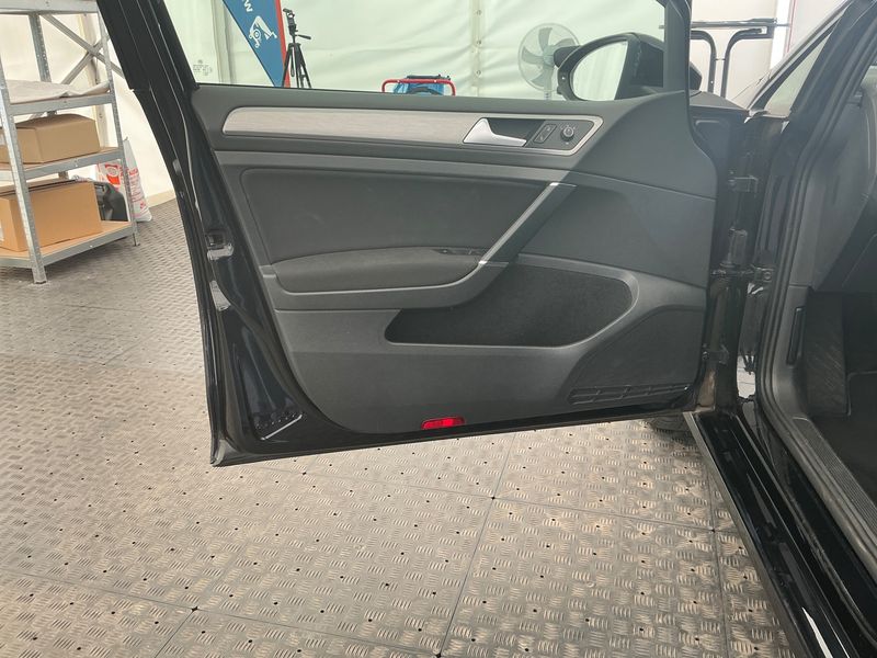 Volkswagen Golf VII 1.2 TSI Comfortline BlueMotion Tech 2014 – снимка 30