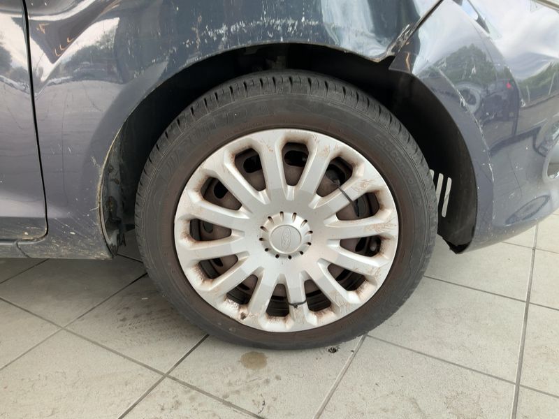 Ford Fiesta 1.25 Trend 2011 – снимка 11