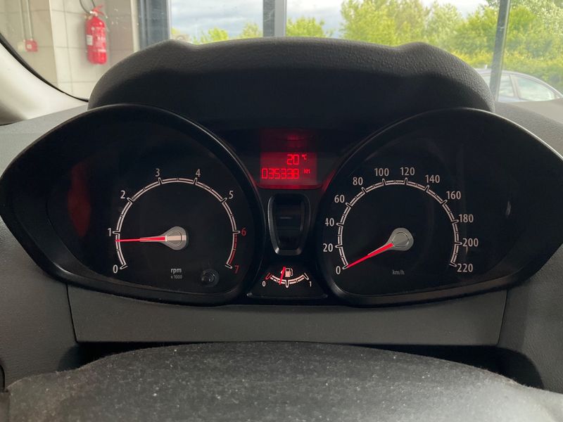 Ford Fiesta 1.25 Trend 2011 – снимка 18