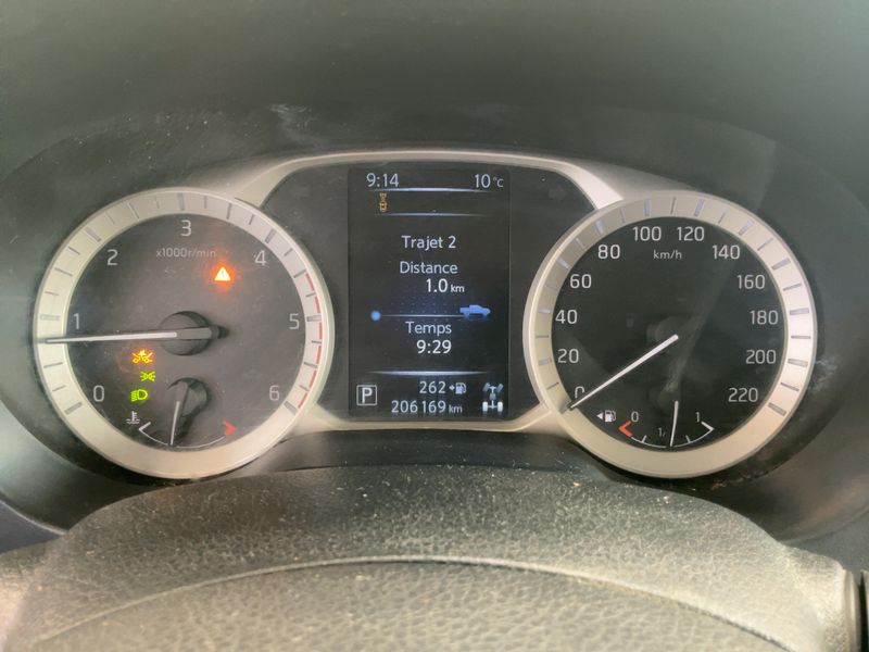 Nissan Navara NP-300 2.3 dCi Premium Edition Double Cab 4x4 2016 – снимка 18