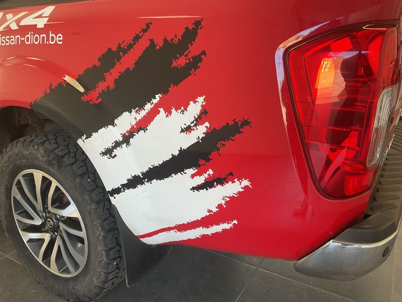 Nissan Navara NP-300 2.3 dCi Premium Edition Double Cab 4x4 2016 – снимка 23